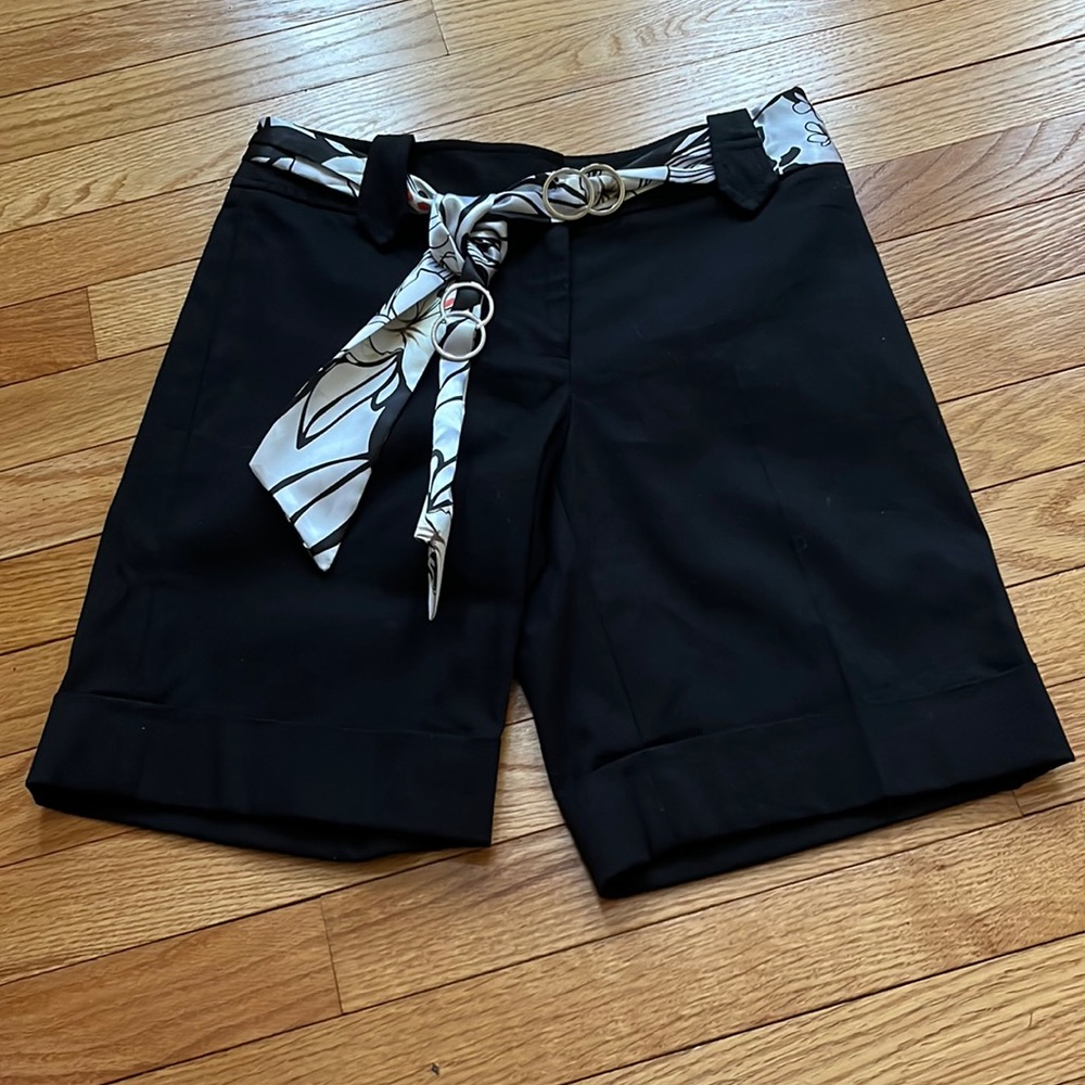 NWT White House Black Market Bermuda shorts, Black, Size 00